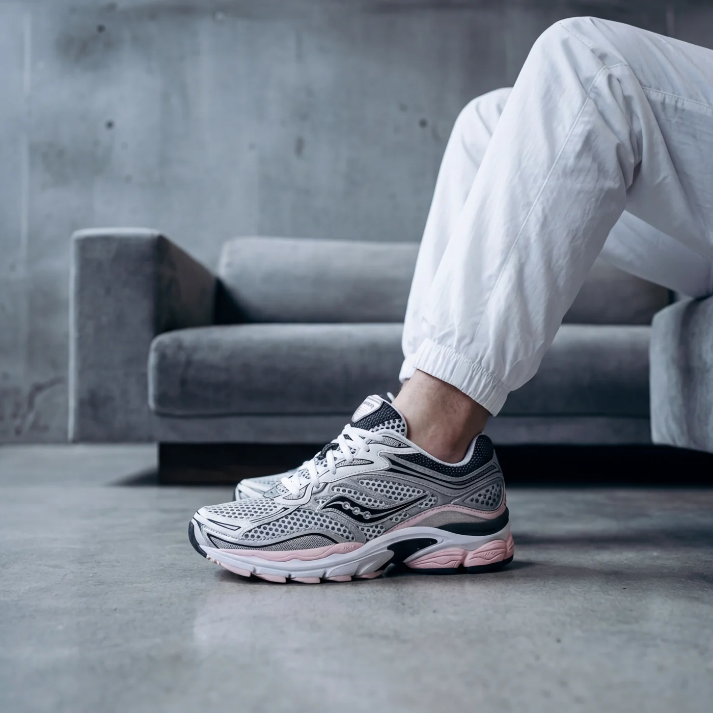 Saucony ProGrid Omni 9 Silver Pink