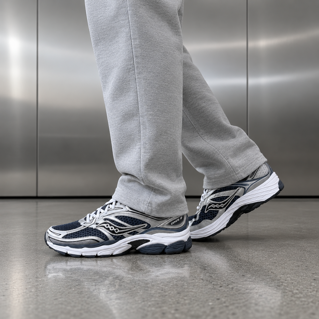 Saucony ProGrid Omni 9 Deep Navy