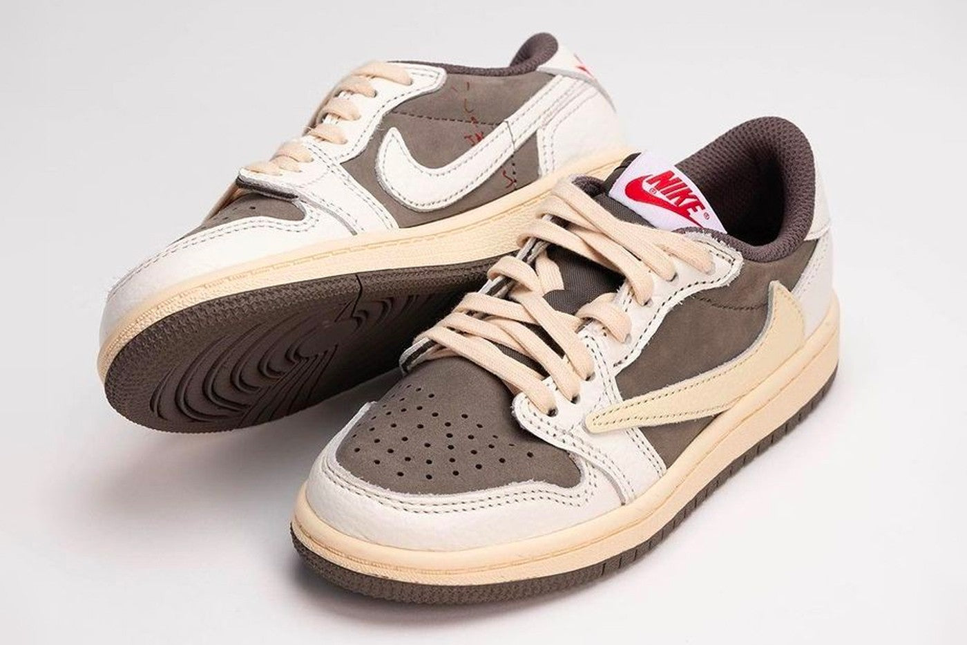 Air Jordan 1 Retro Low Og Sp X Travis Scott Reverse Mocha